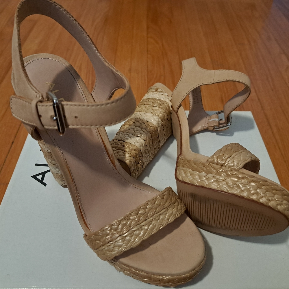 Sandals - Picture 3 of 5